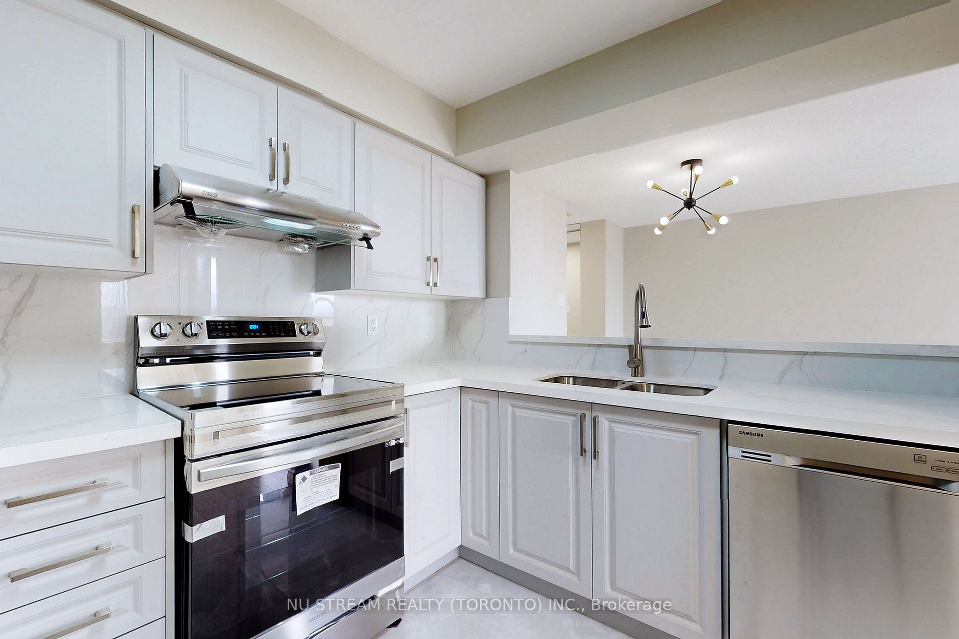 330 Rathburn Rd W, #1001