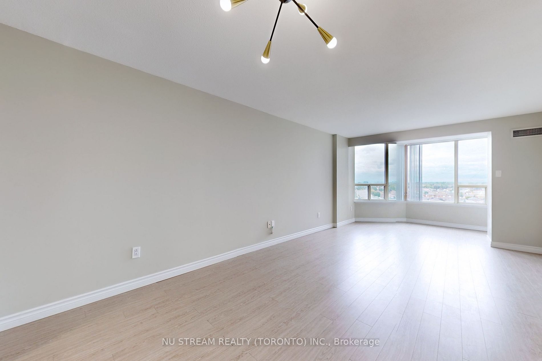330 Rathburn Rd W, #1001