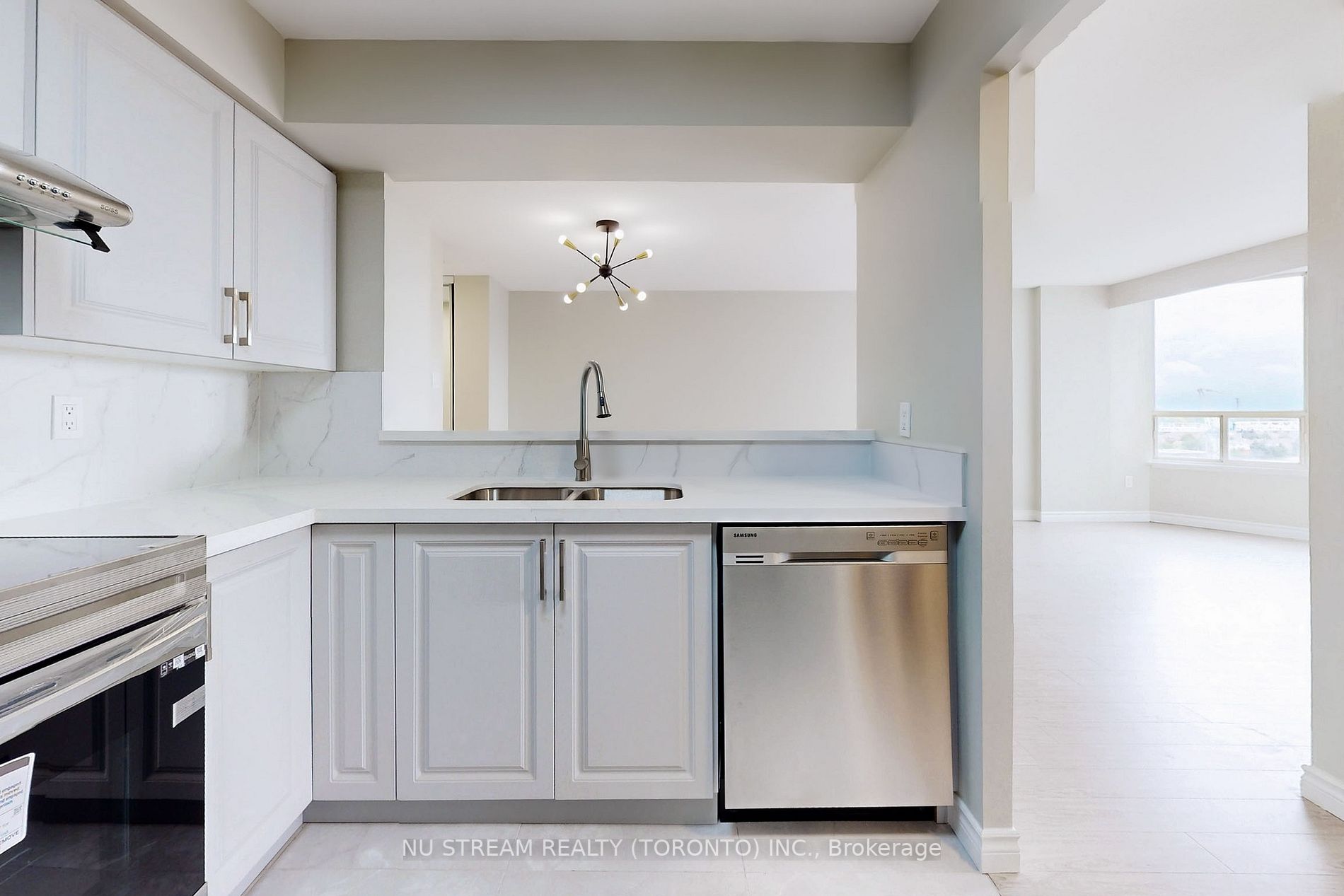 330 Rathburn Rd W, #1001