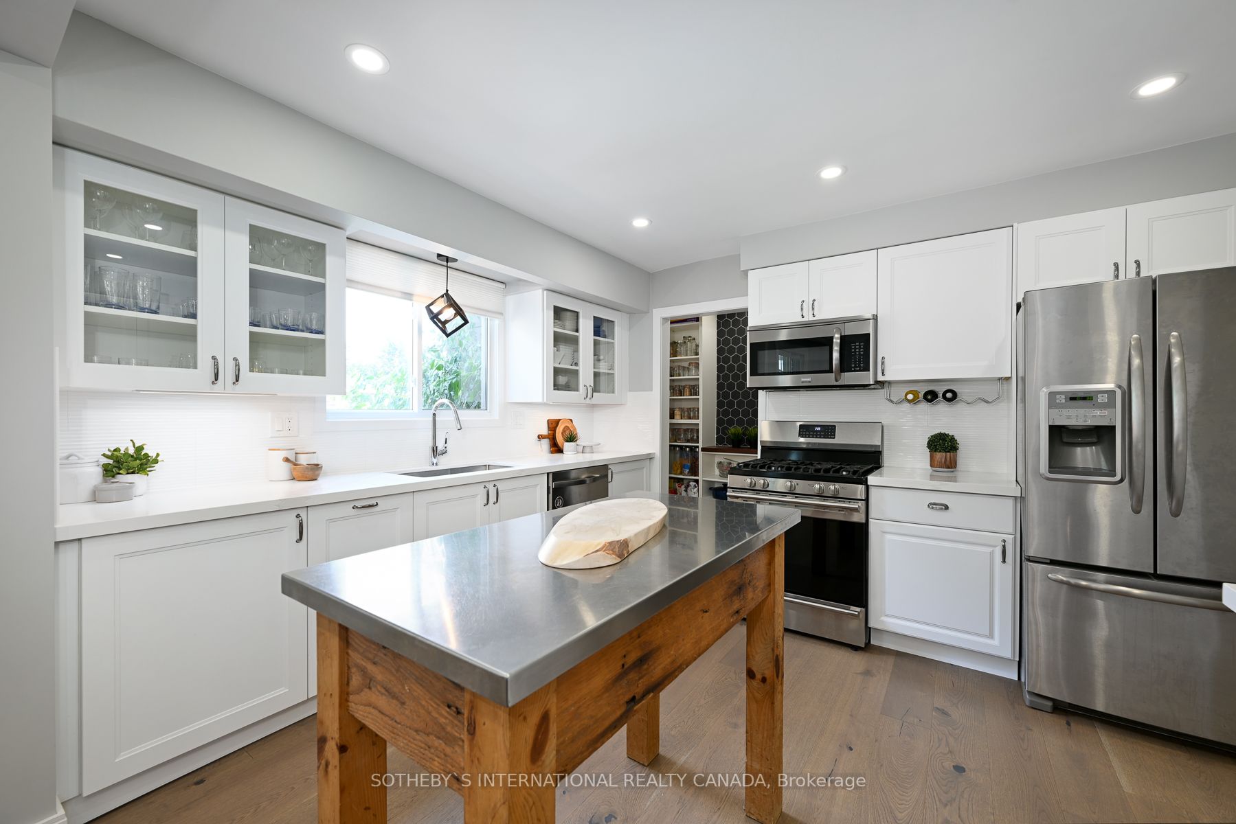 2142 Meadowbrook Rd