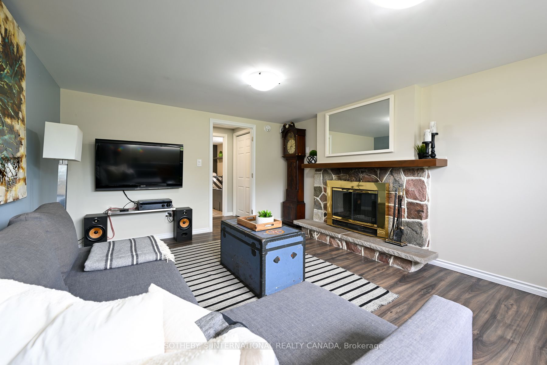 2142 Meadowbrook Rd