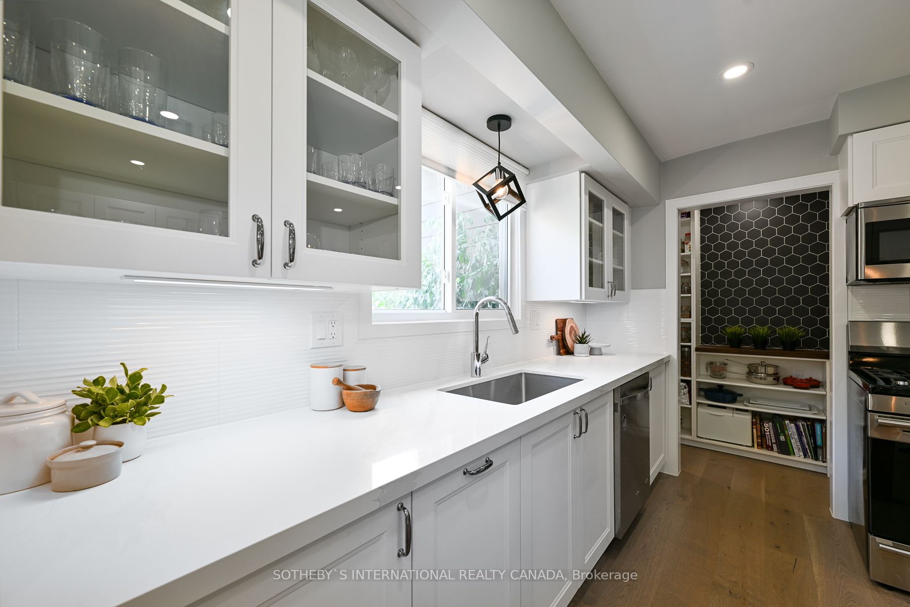 2142 Meadowbrook Rd