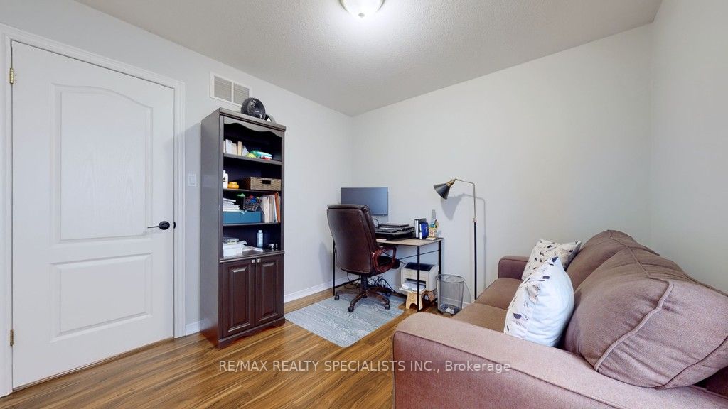 26 Murray Crt