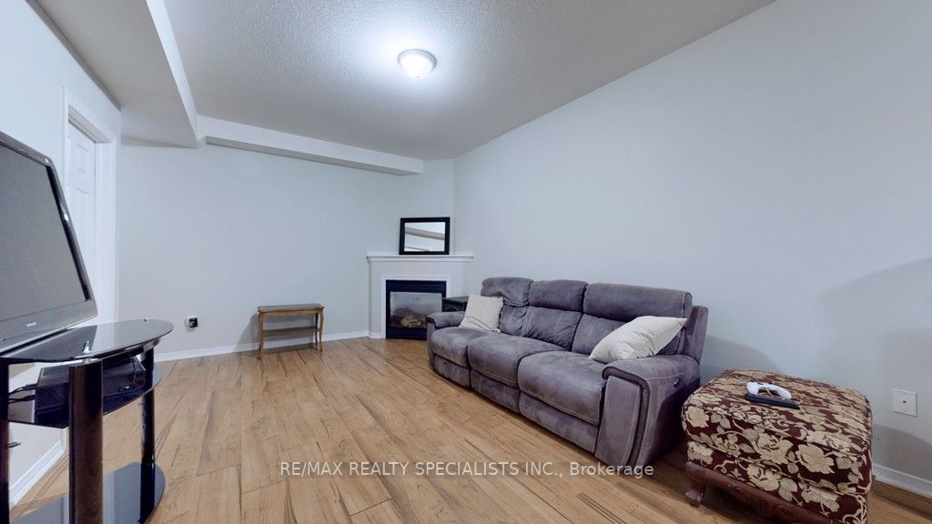 26 Murray Crt