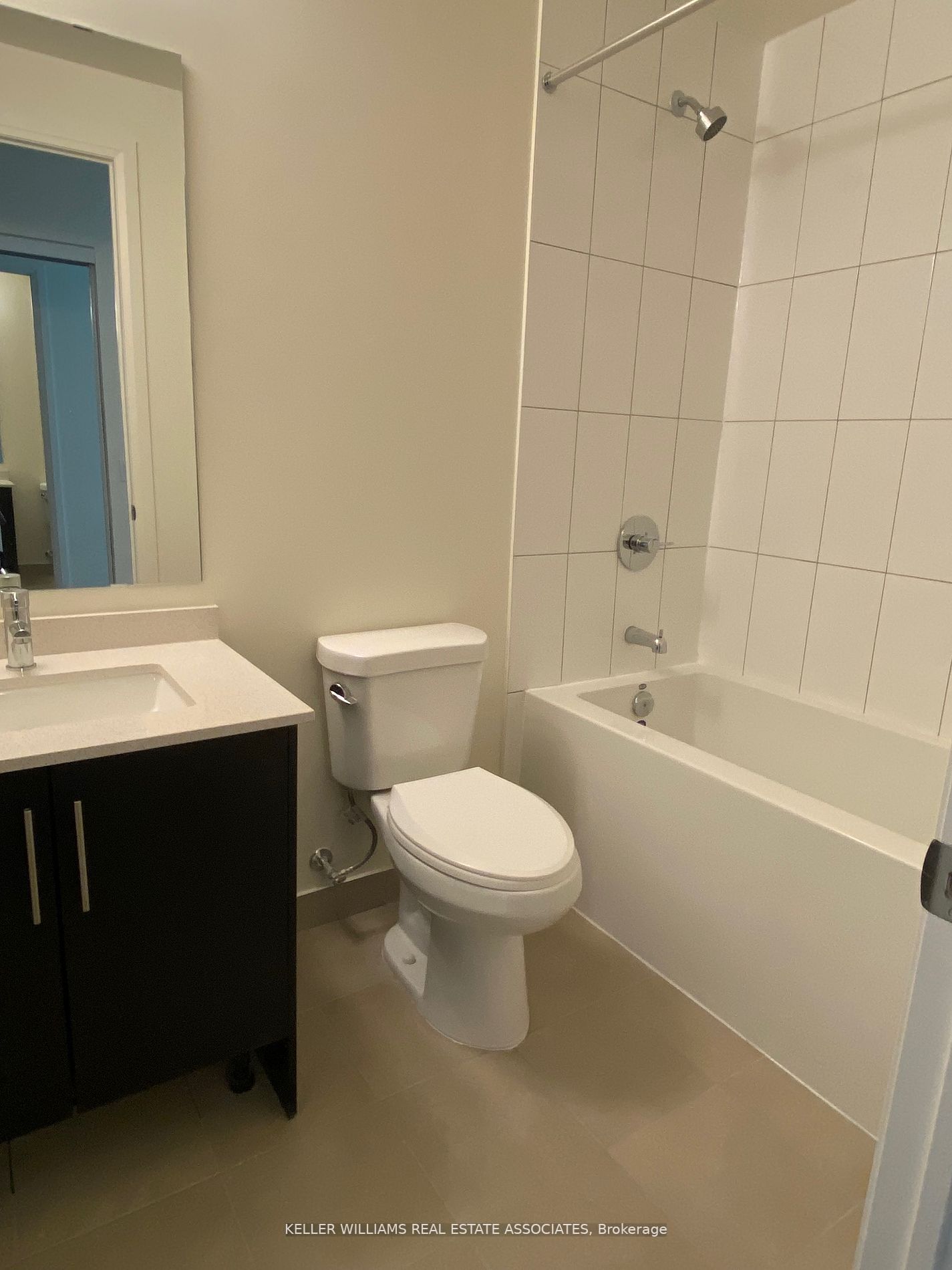 509 Dundas St W, #202