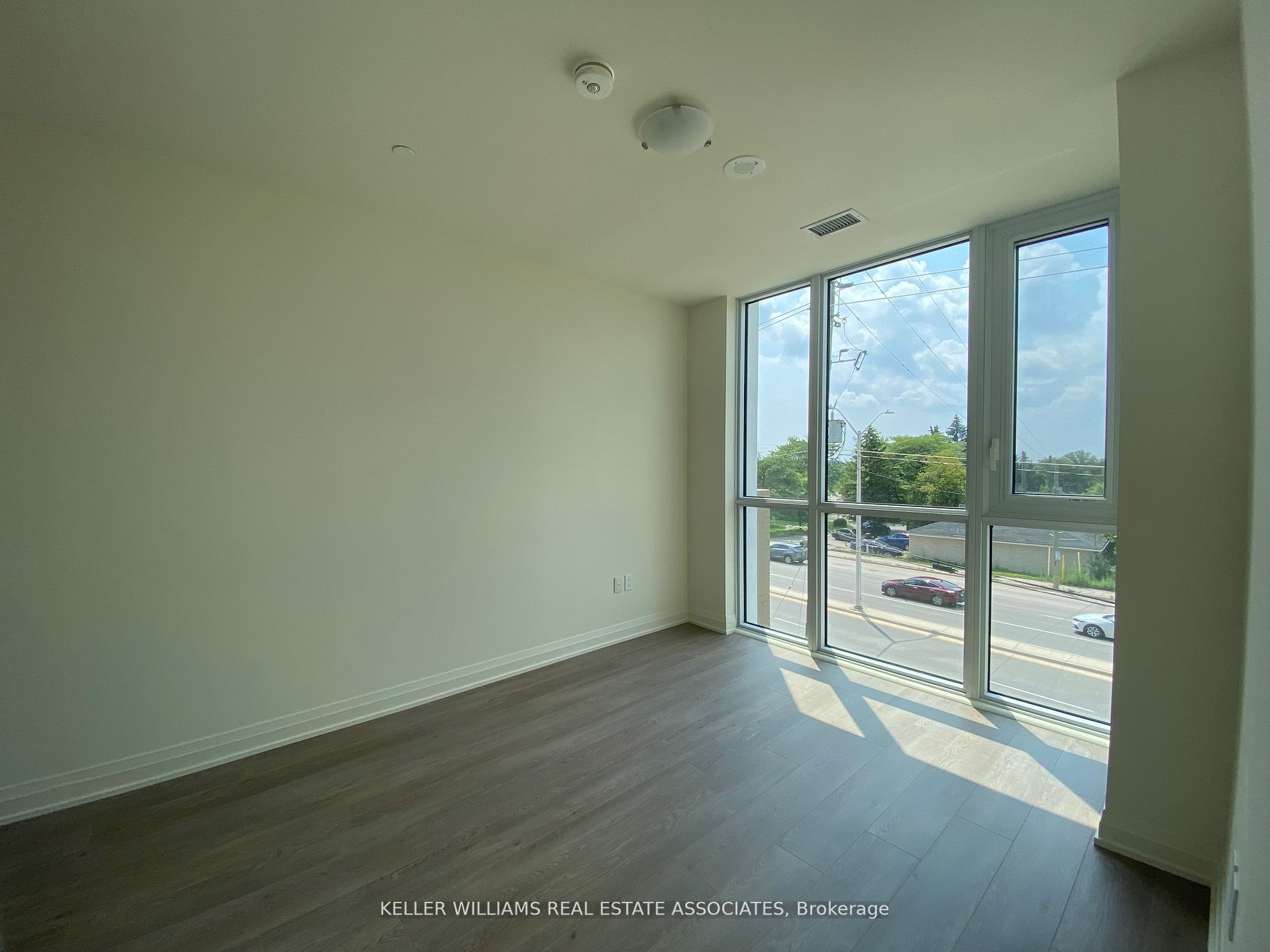 509 Dundas St W, #202