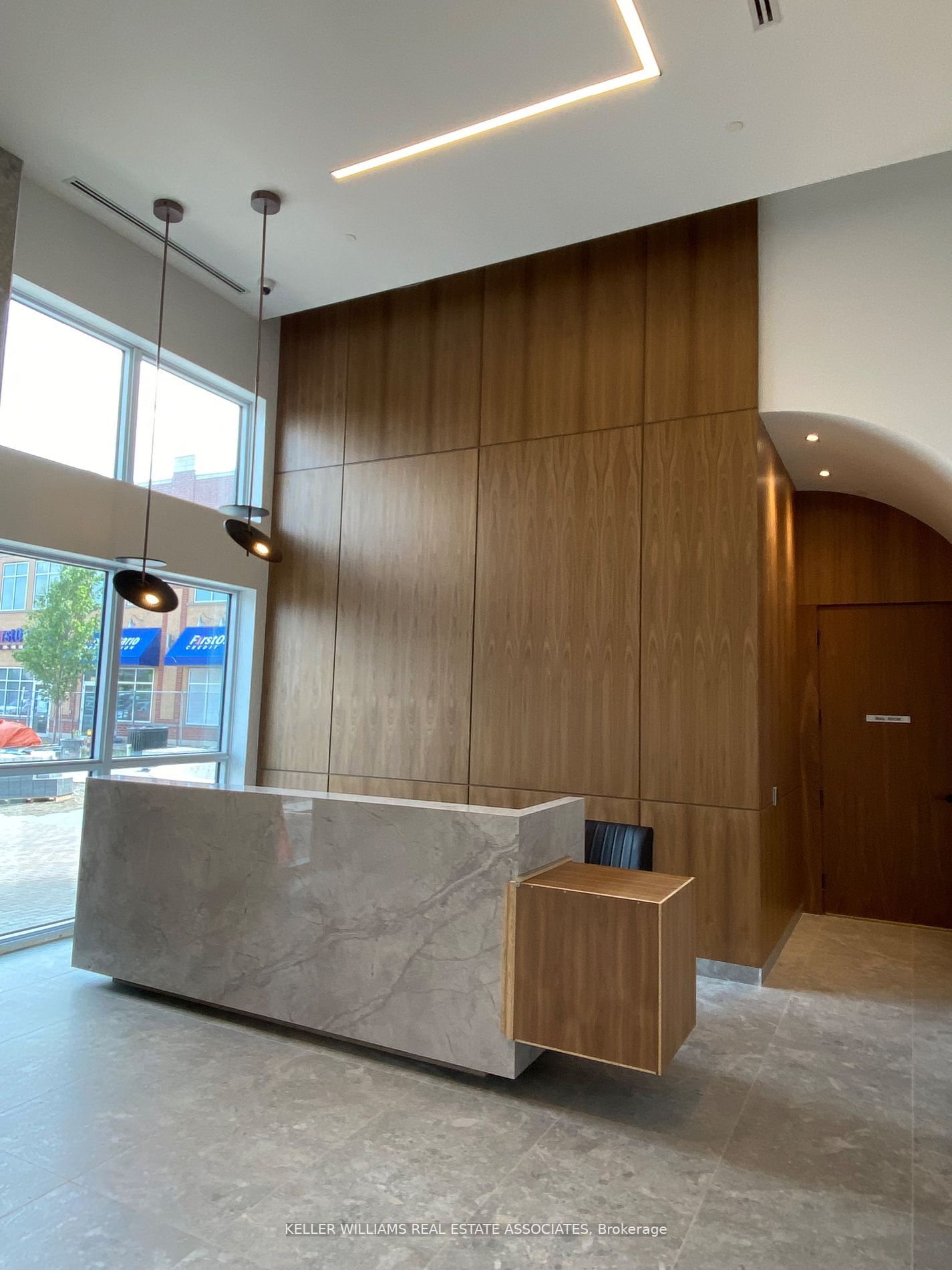 509 Dundas St W, #202