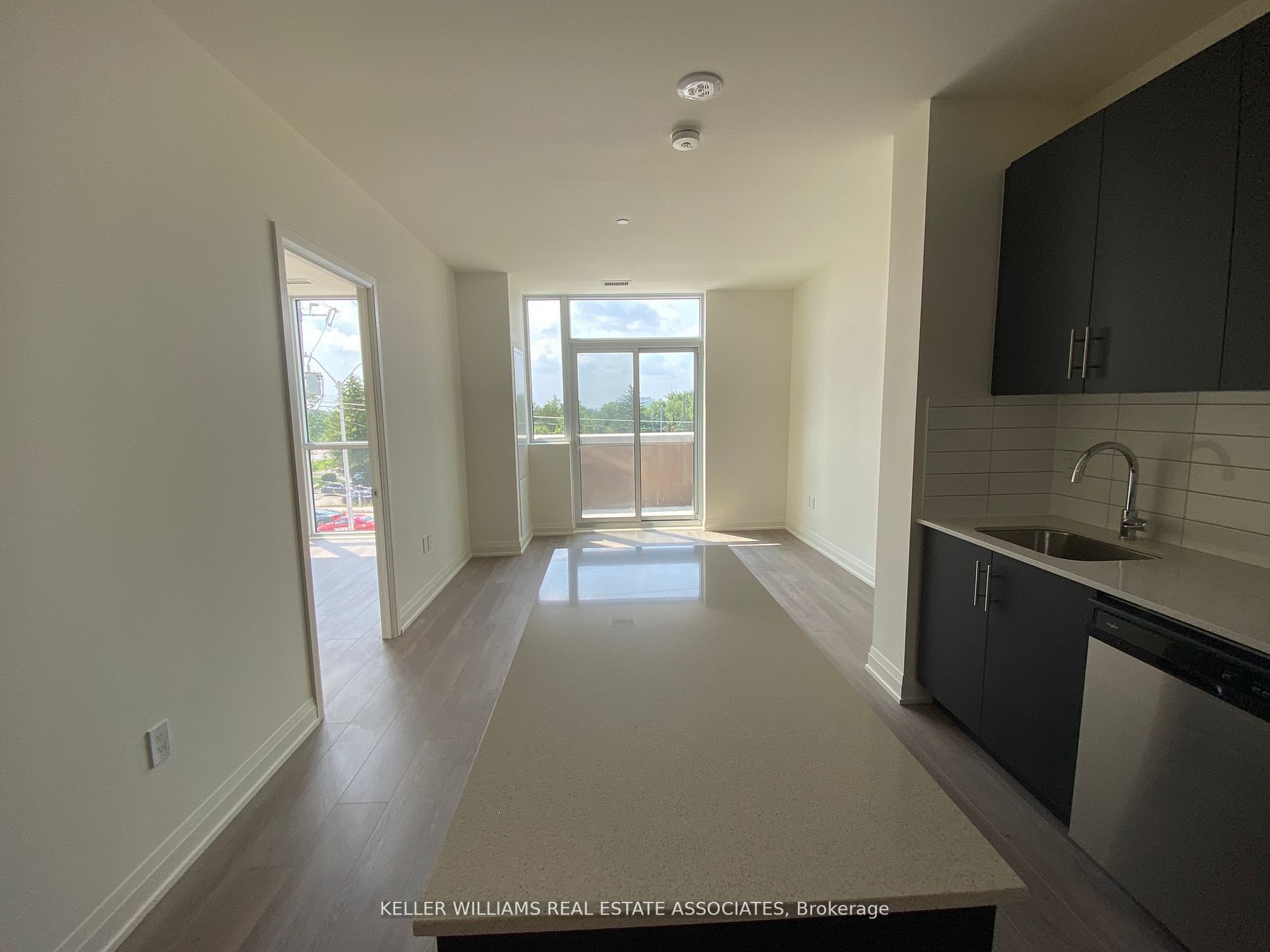 509 Dundas St W, #202