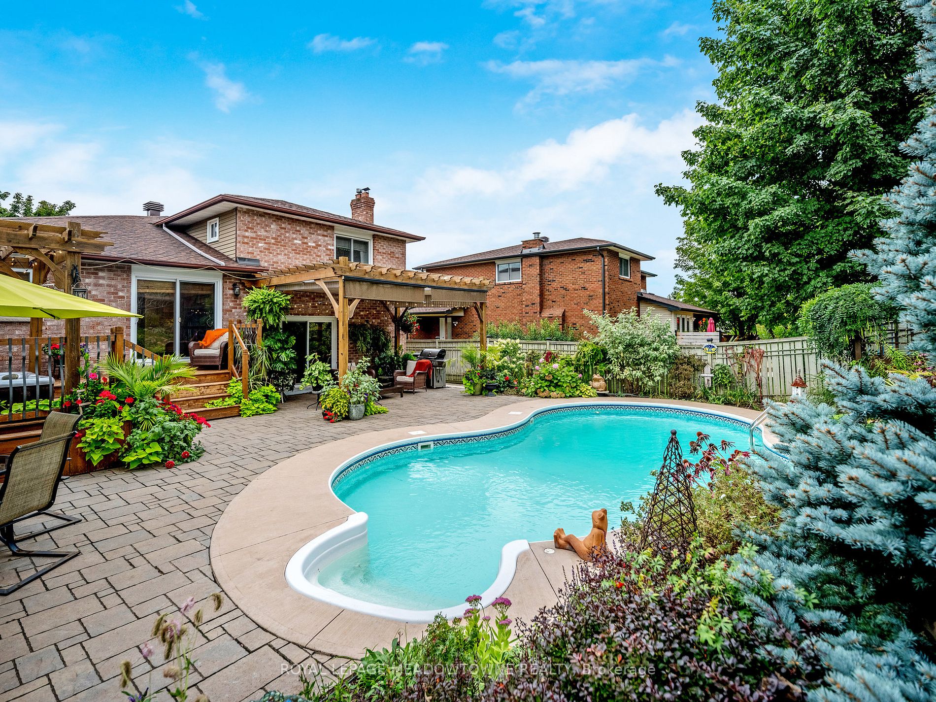 24 Hillside Dr