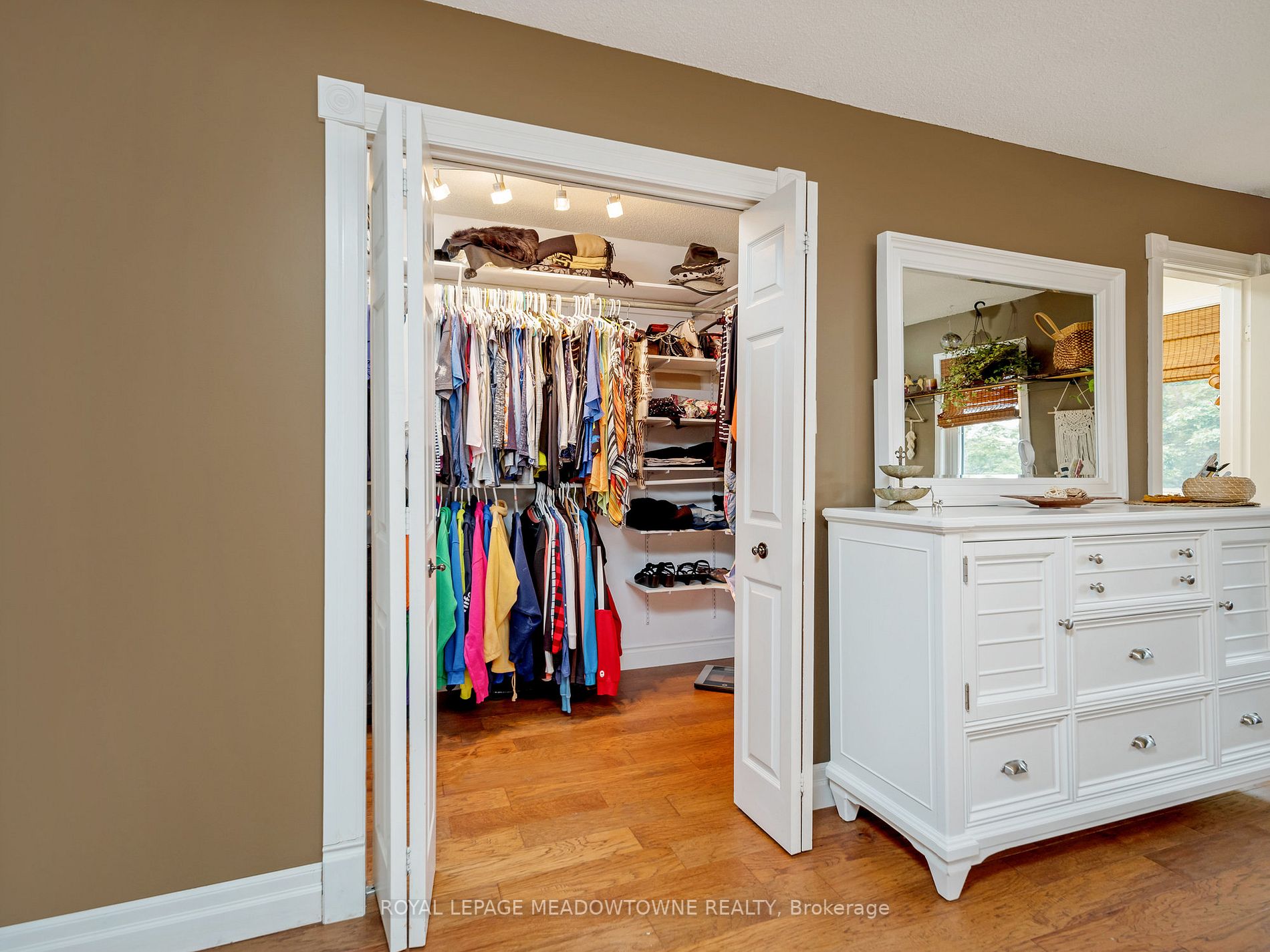 24 Hillside Dr