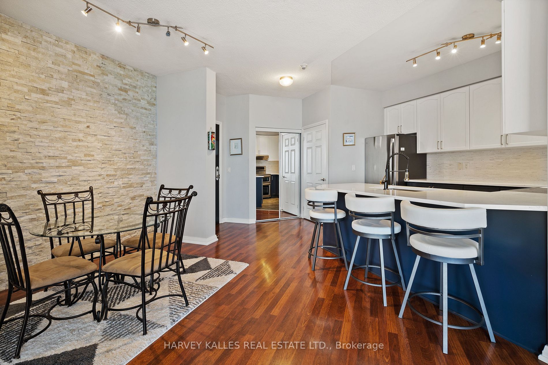 220 Forum Dr, #Ph 101