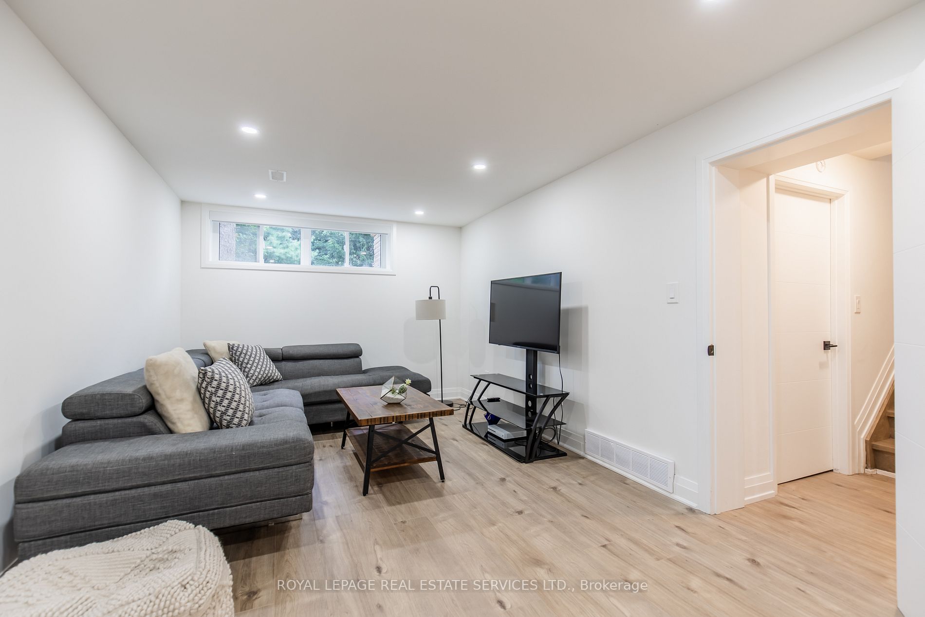 478 Beverley Dr
