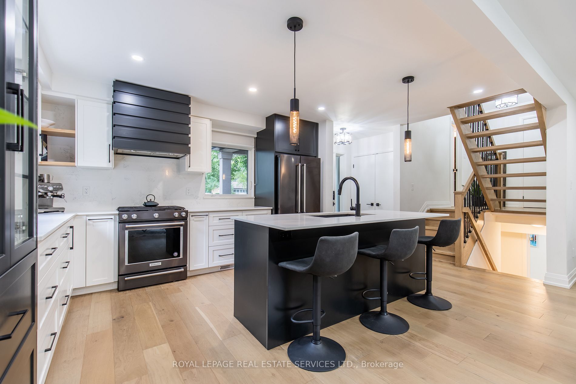 478 Beverley Dr