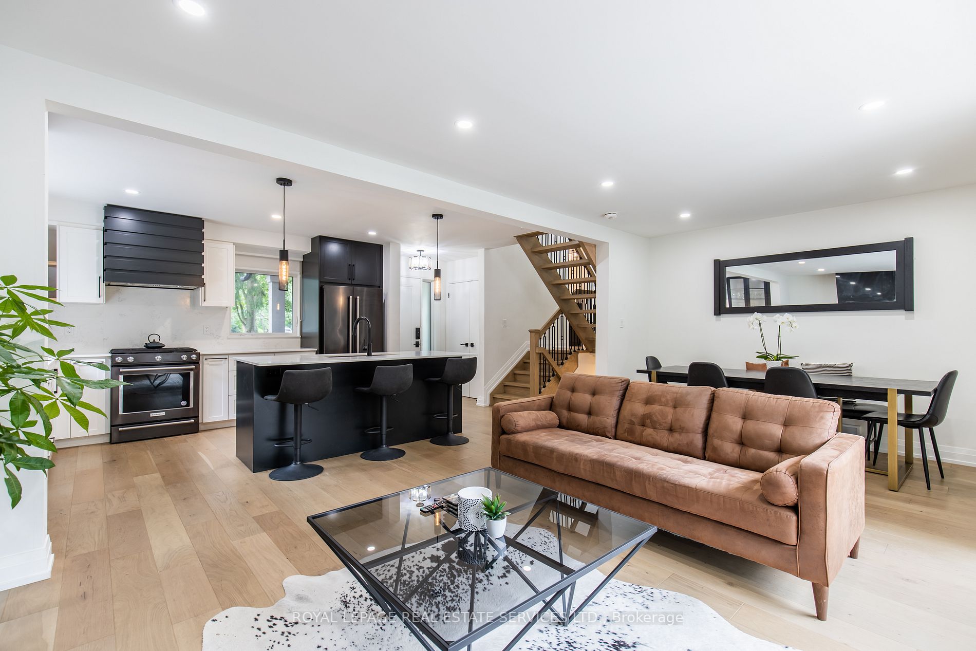 478 Beverley Dr