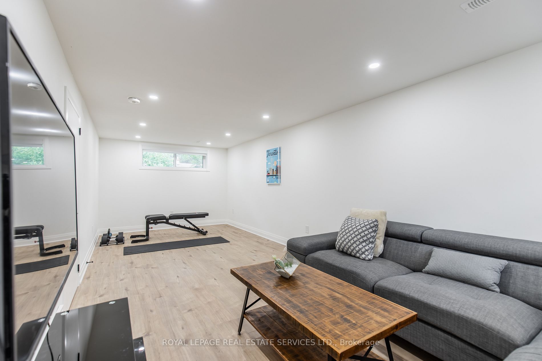 478 Beverley Dr