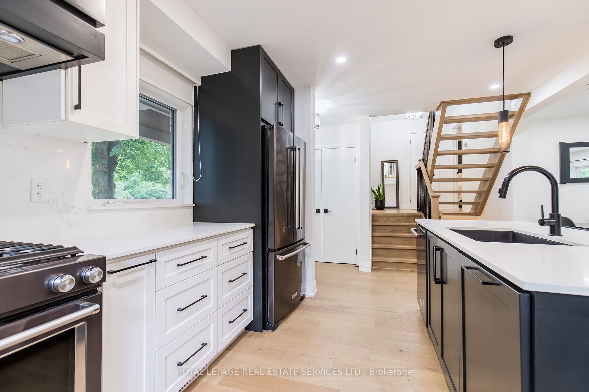 478 Beverley Dr