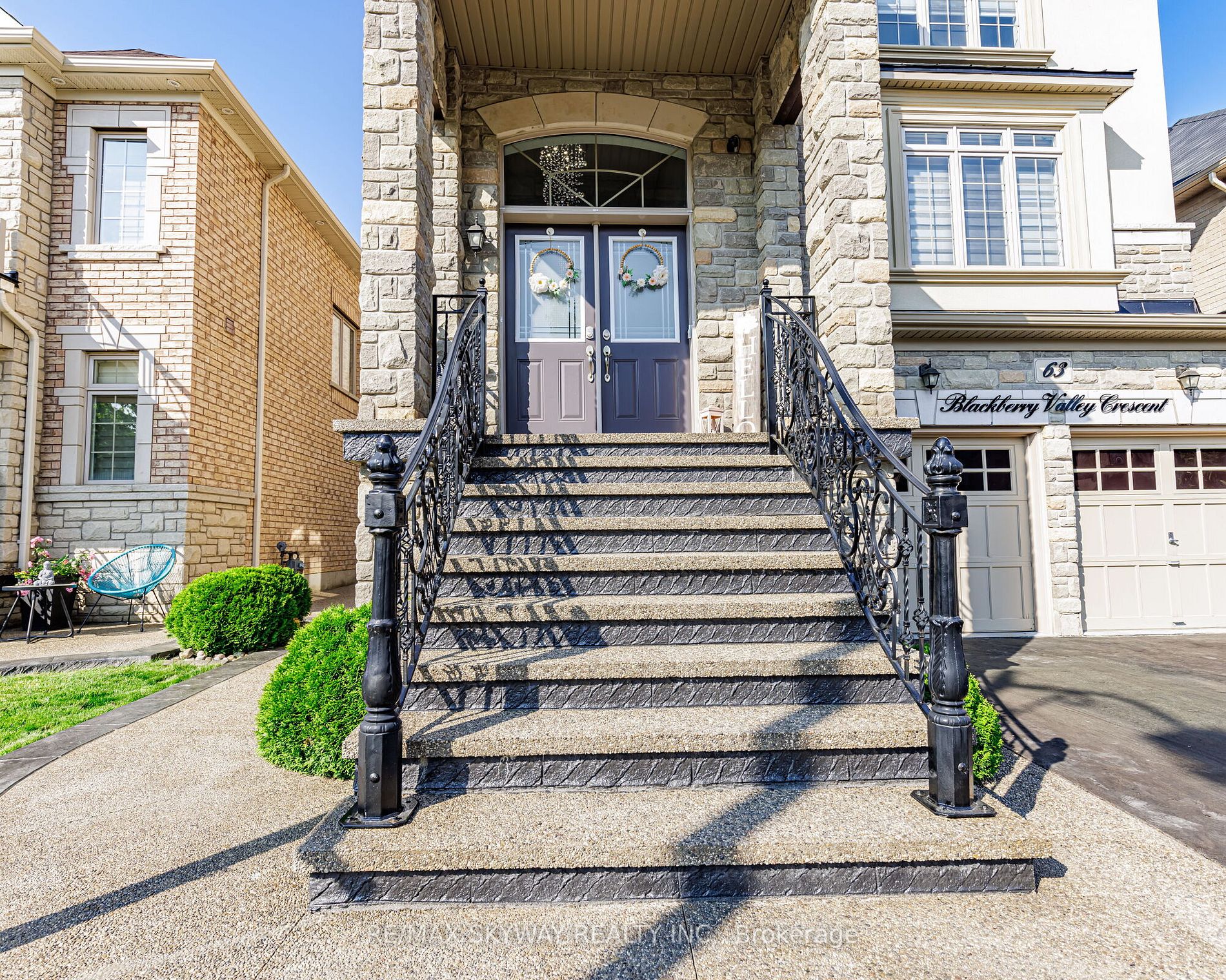 63 Blackberry Valley Cres