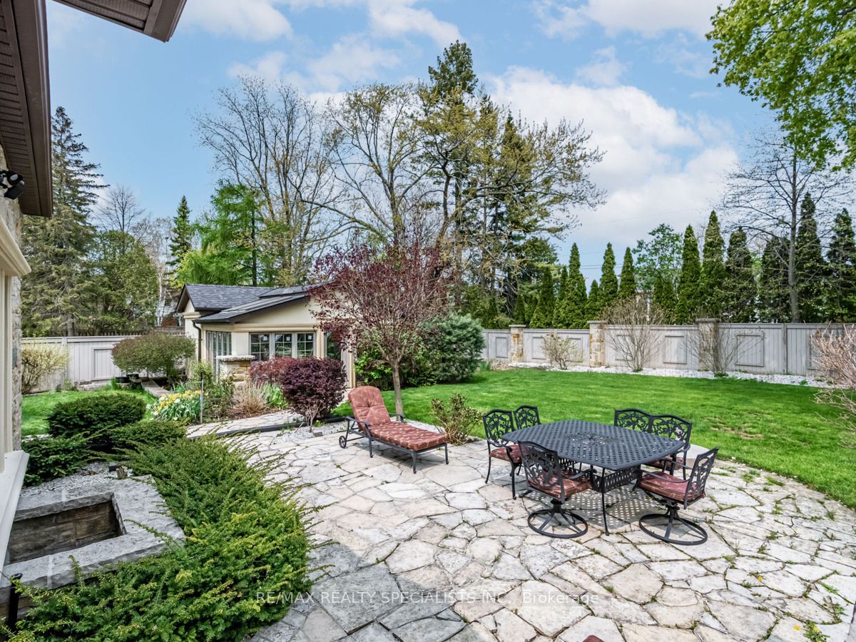 295 BELVENIA Road