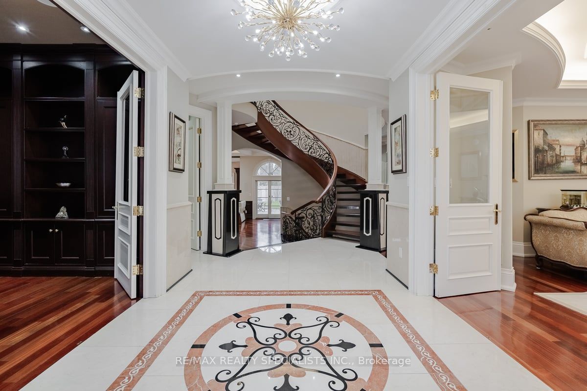 295 BELVENIA Road
