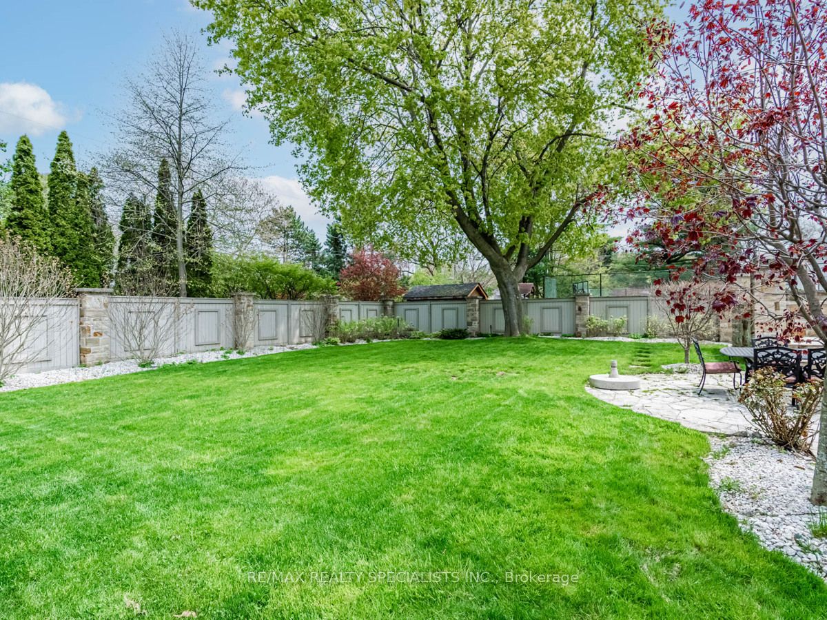 295 BELVENIA Road
