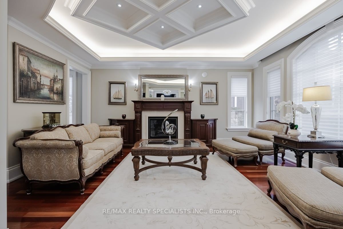 295 BELVENIA Road