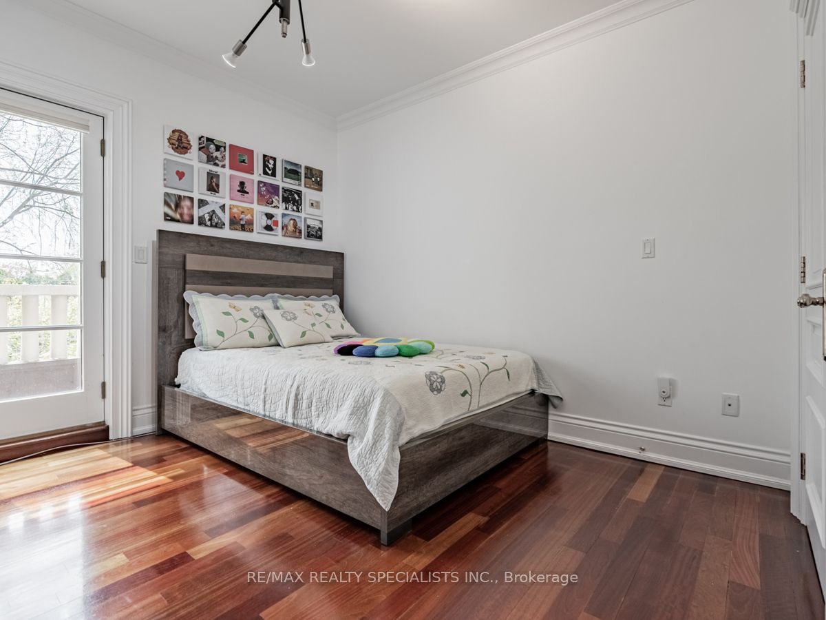 295 BELVENIA Road