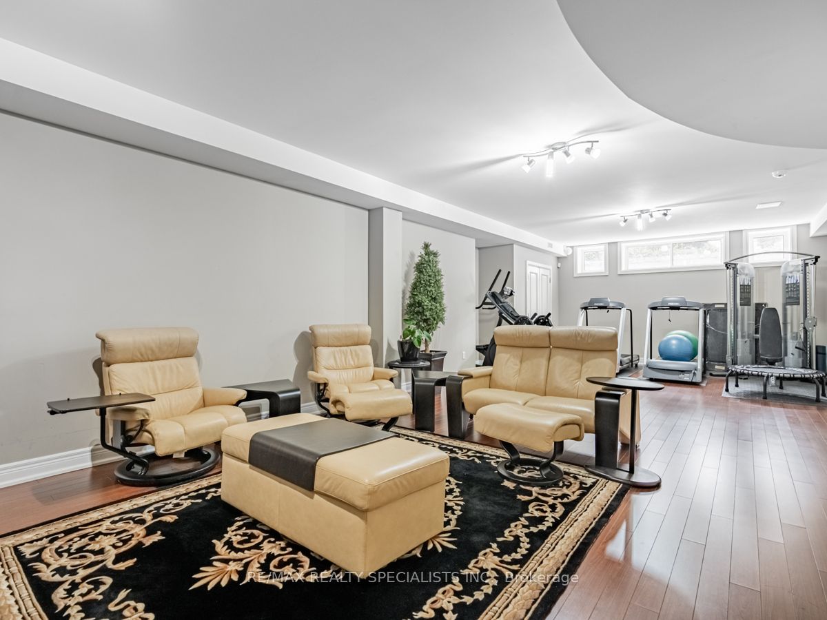 295 BELVENIA Road