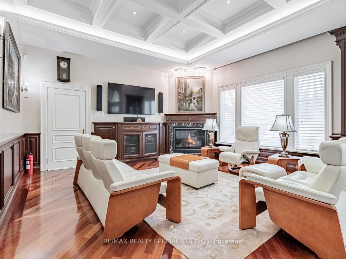 295 BELVENIA Road