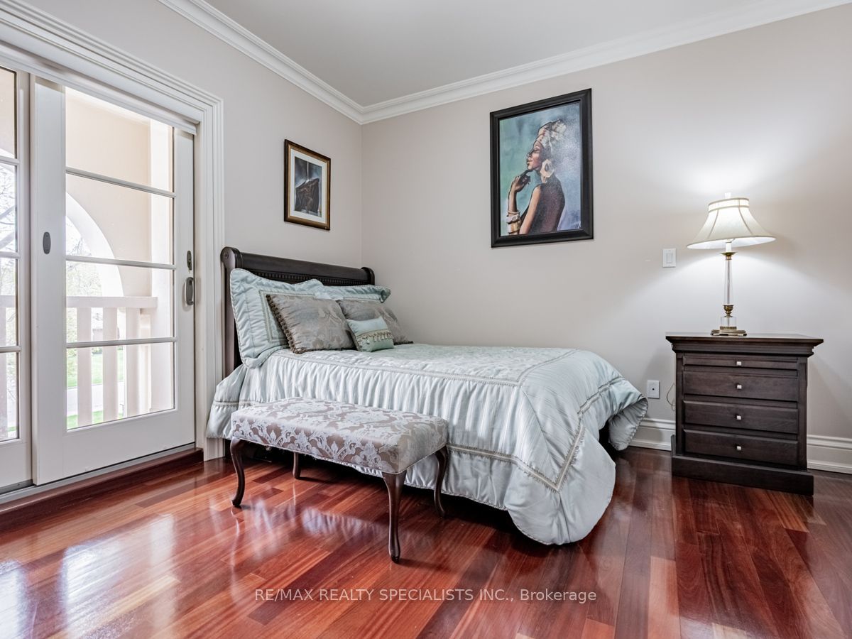 295 BELVENIA Road