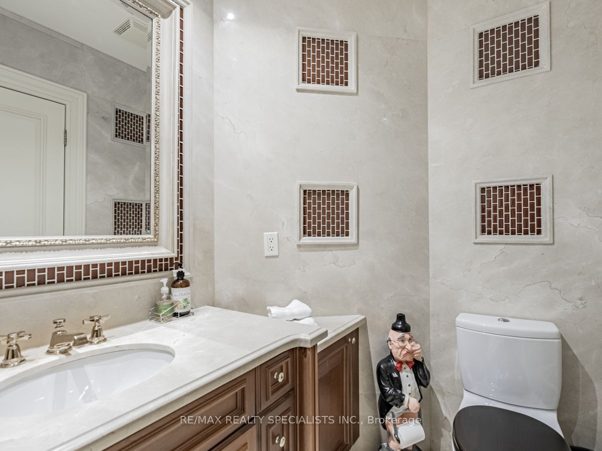 295 BELVENIA Road