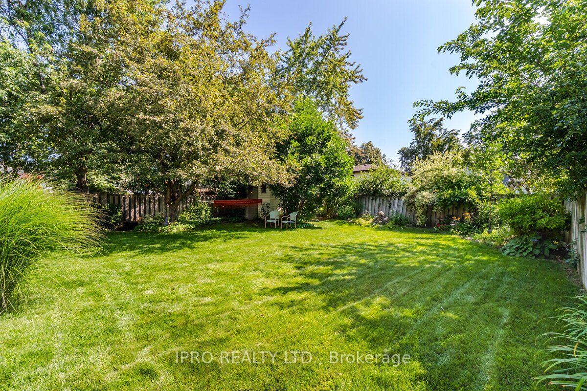 888 Maple Ave