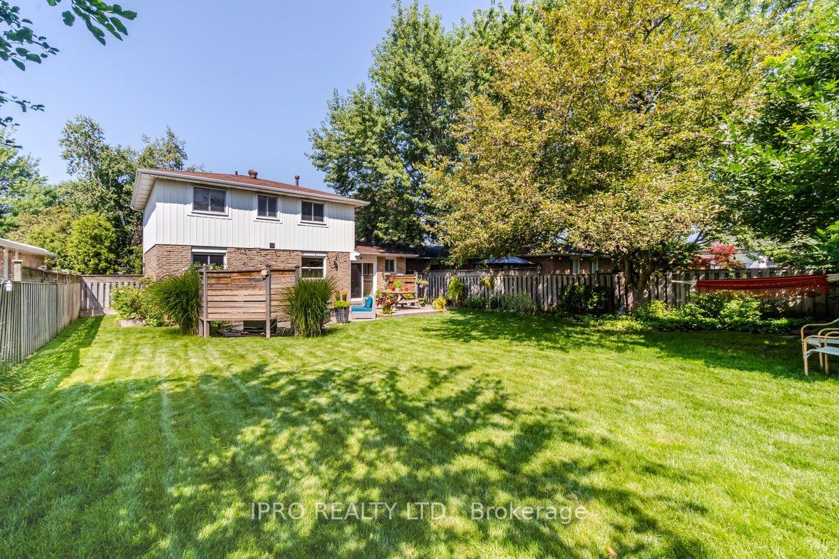 888 Maple Ave