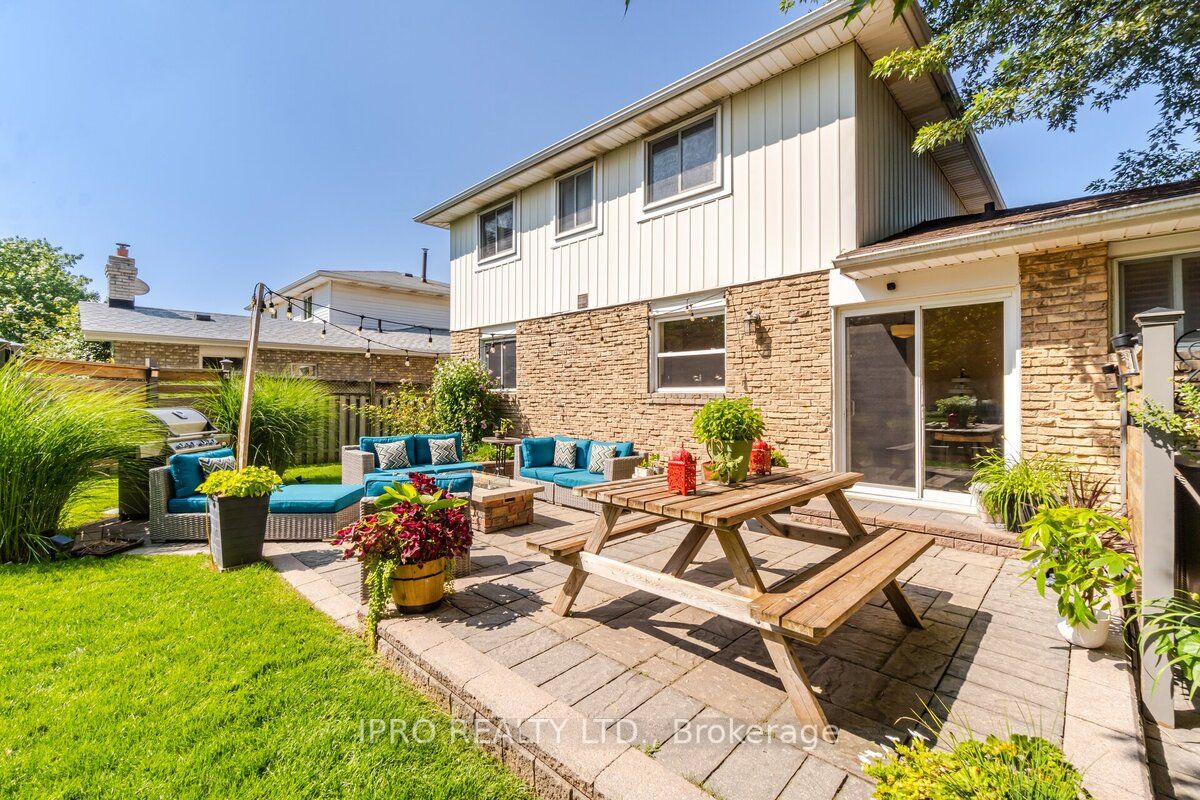 888 Maple Ave
