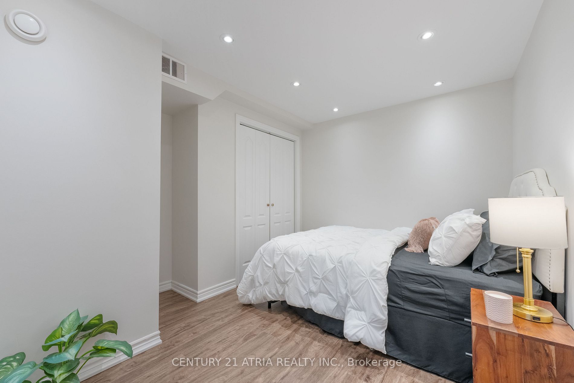 Listing W6810312 - Large Photo # 28