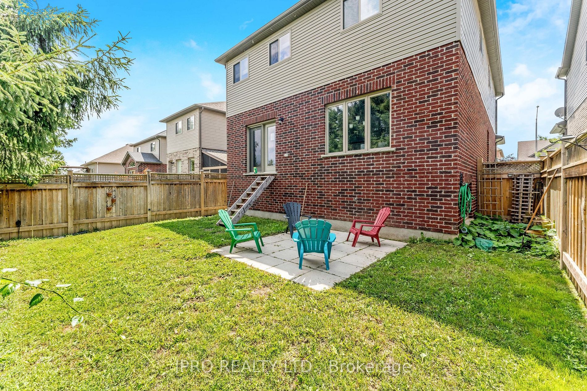 81 Wardlaw Avenue