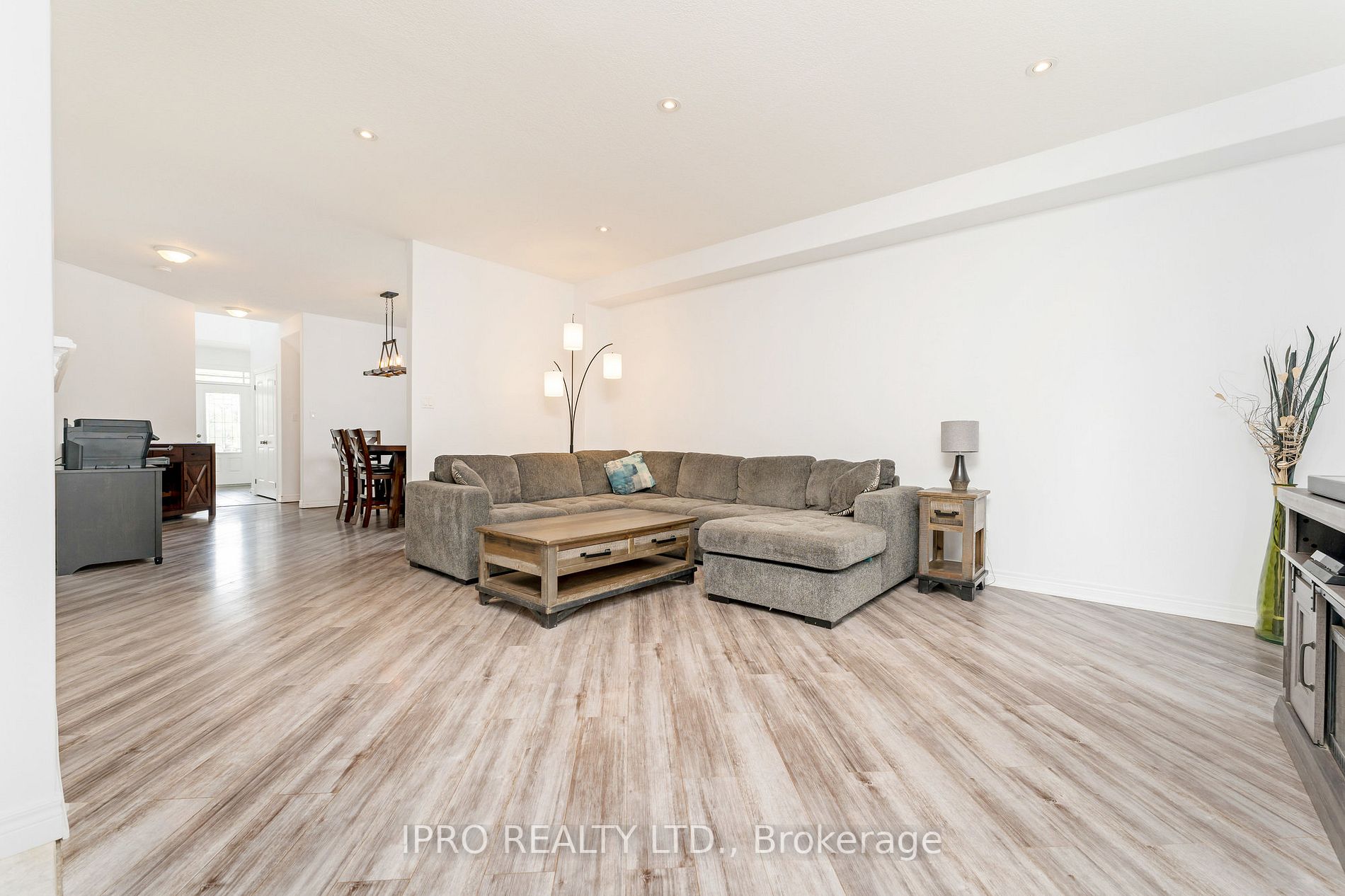81 Wardlaw Avenue