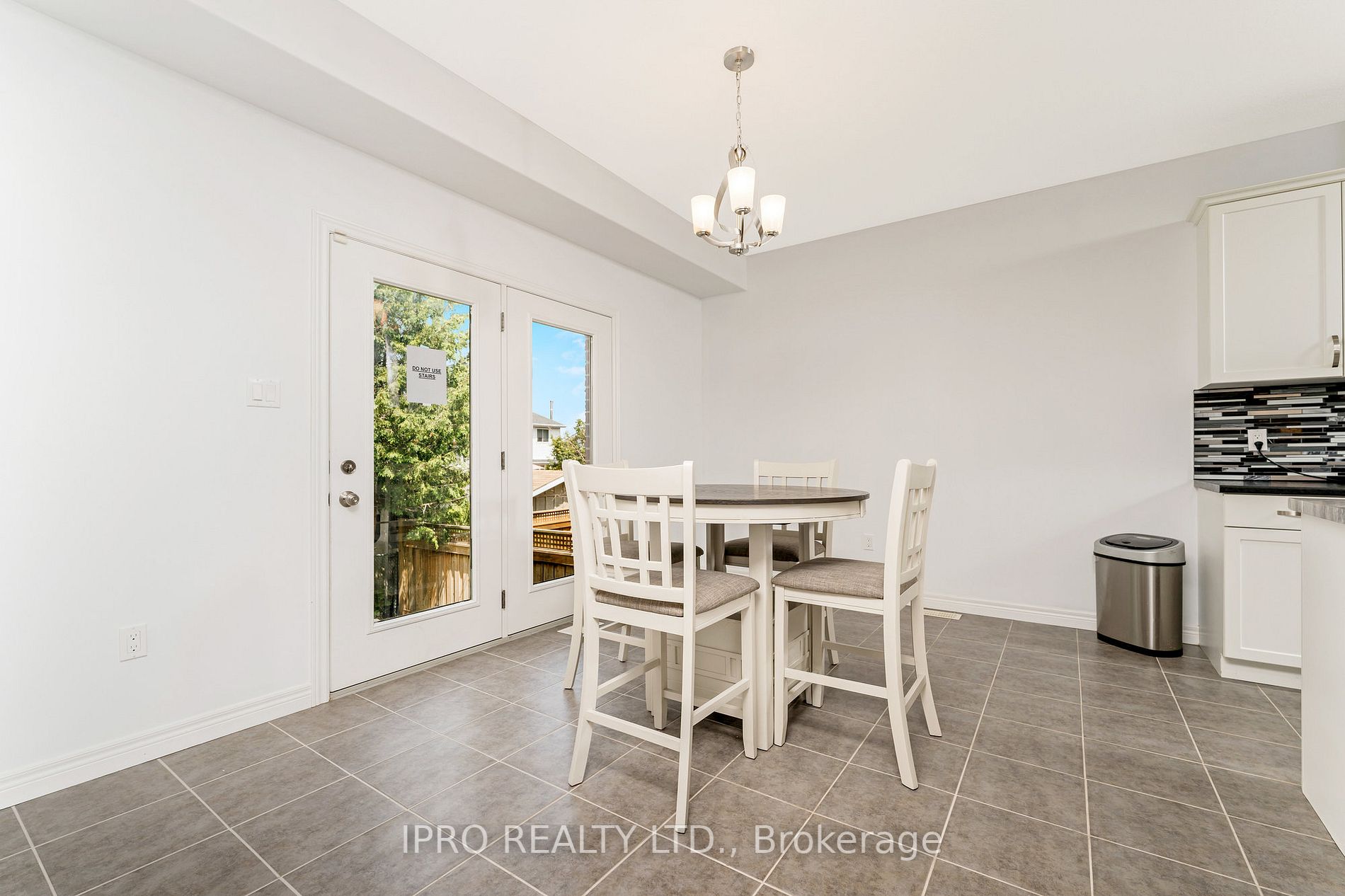 81 Wardlaw Avenue