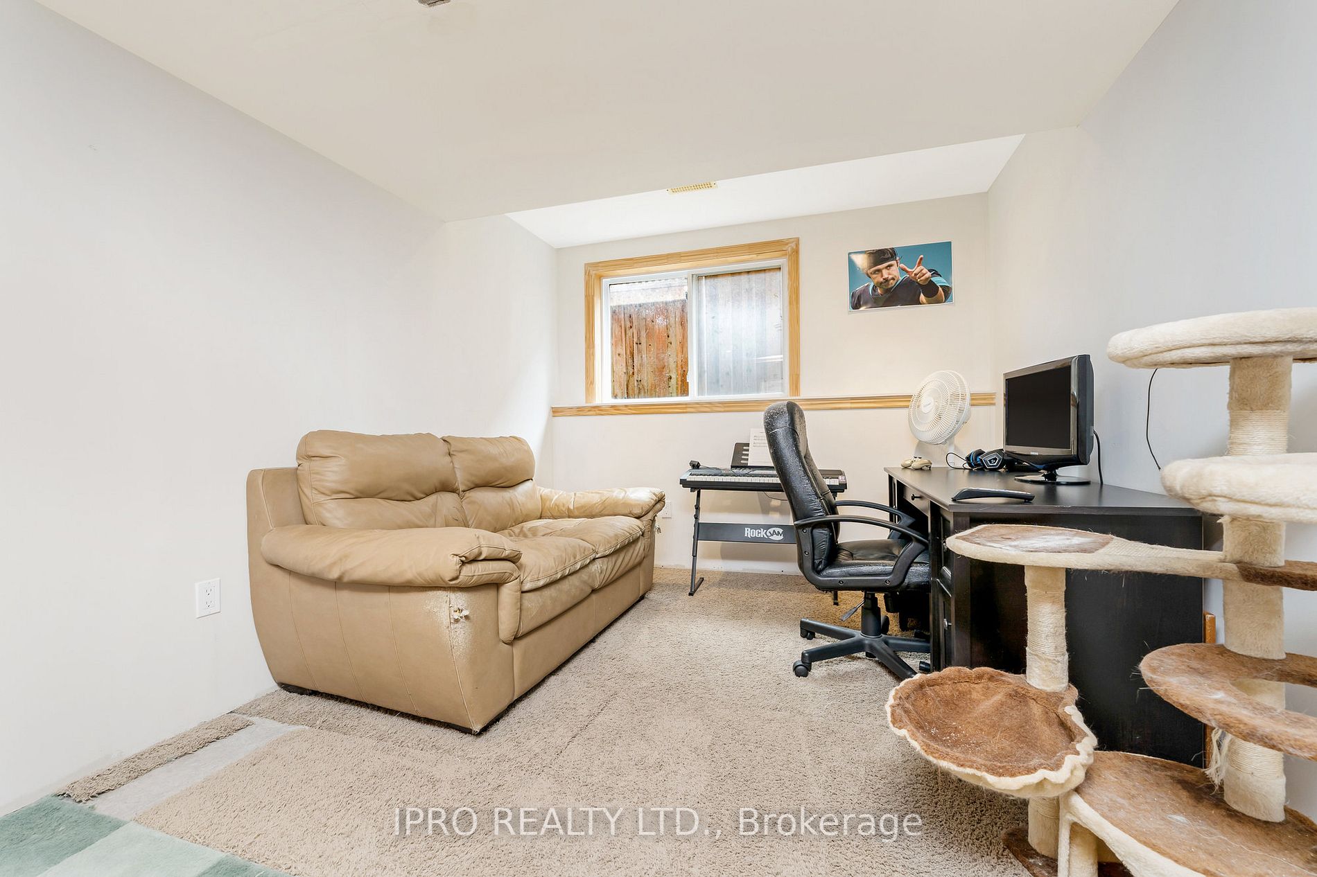 81 Wardlaw Avenue