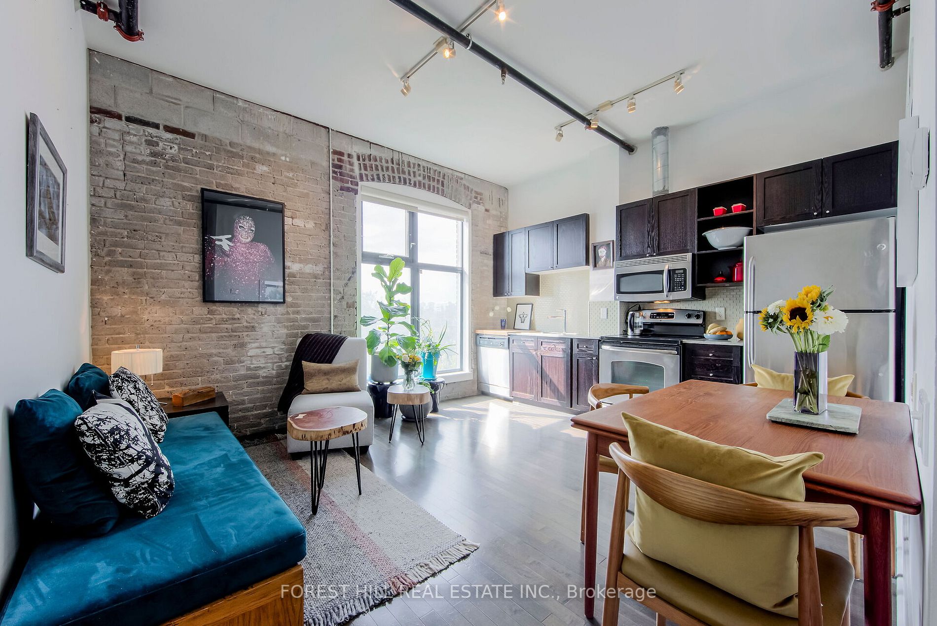 363 Sorauren Ave, #407