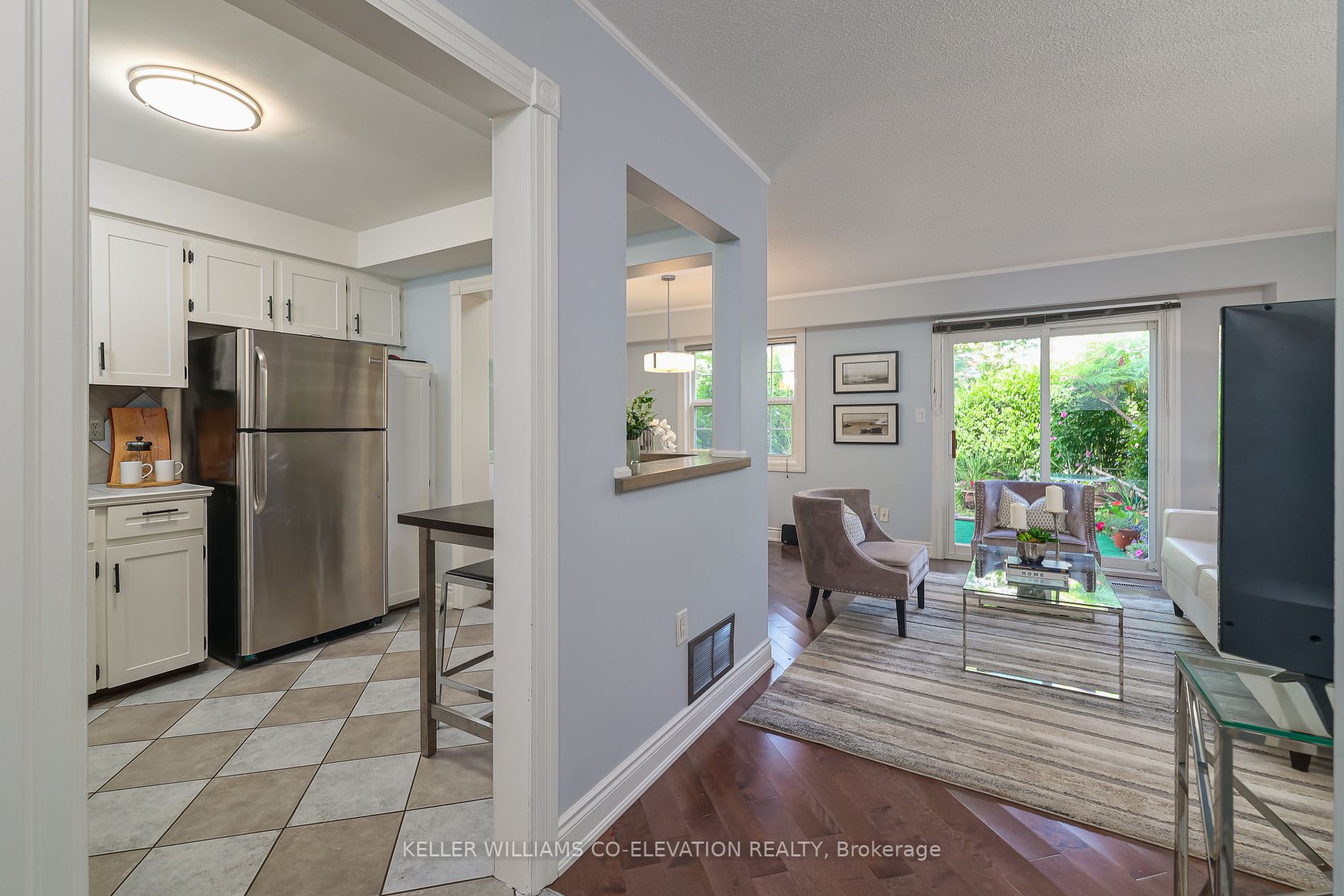 2120 Rathburn Rd E, #108