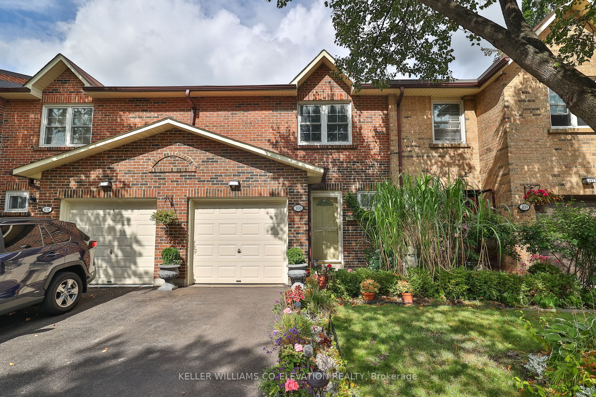 2120 Rathburn Rd E, #108