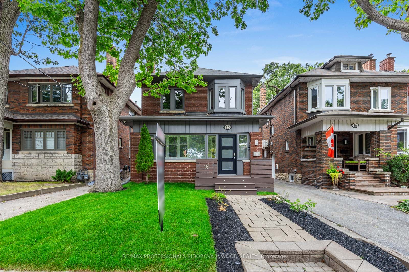 18 Humberview Rd