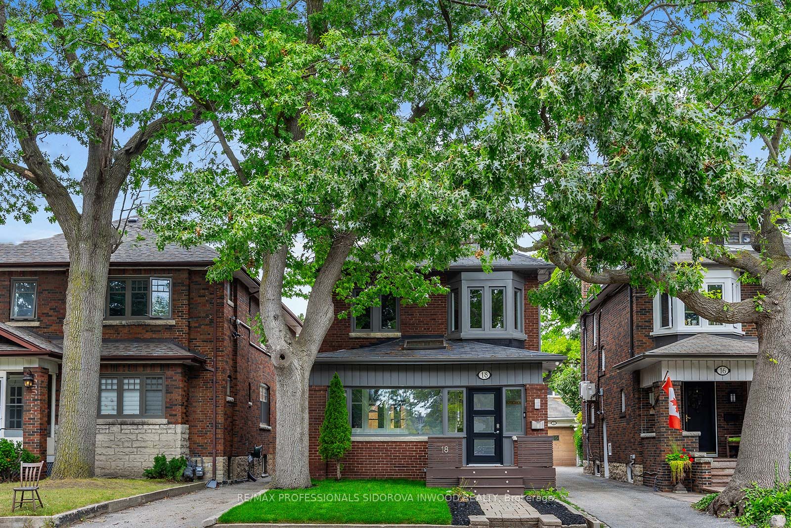 18 Humberview Rd