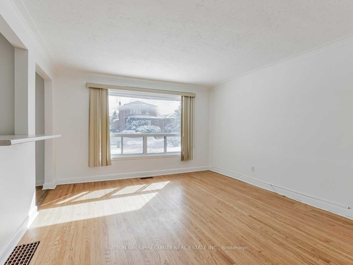 1104 Glengrove Ave