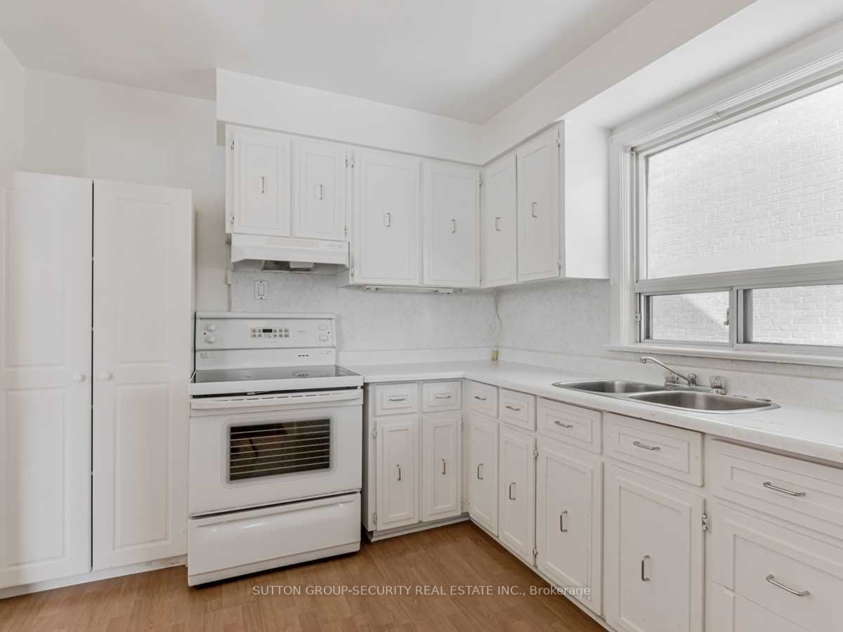1104 Glengrove Ave