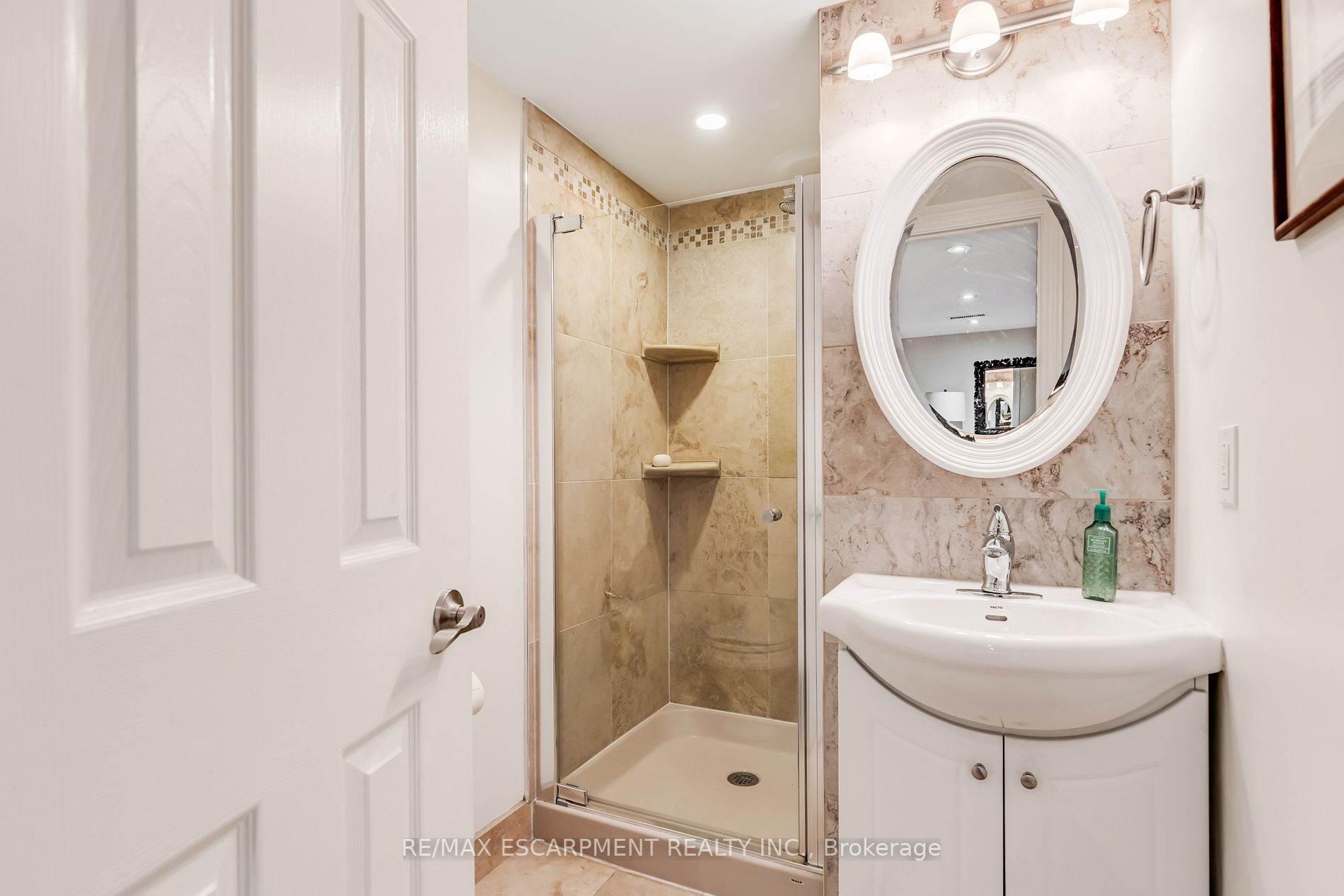 2233 Courtland Dr