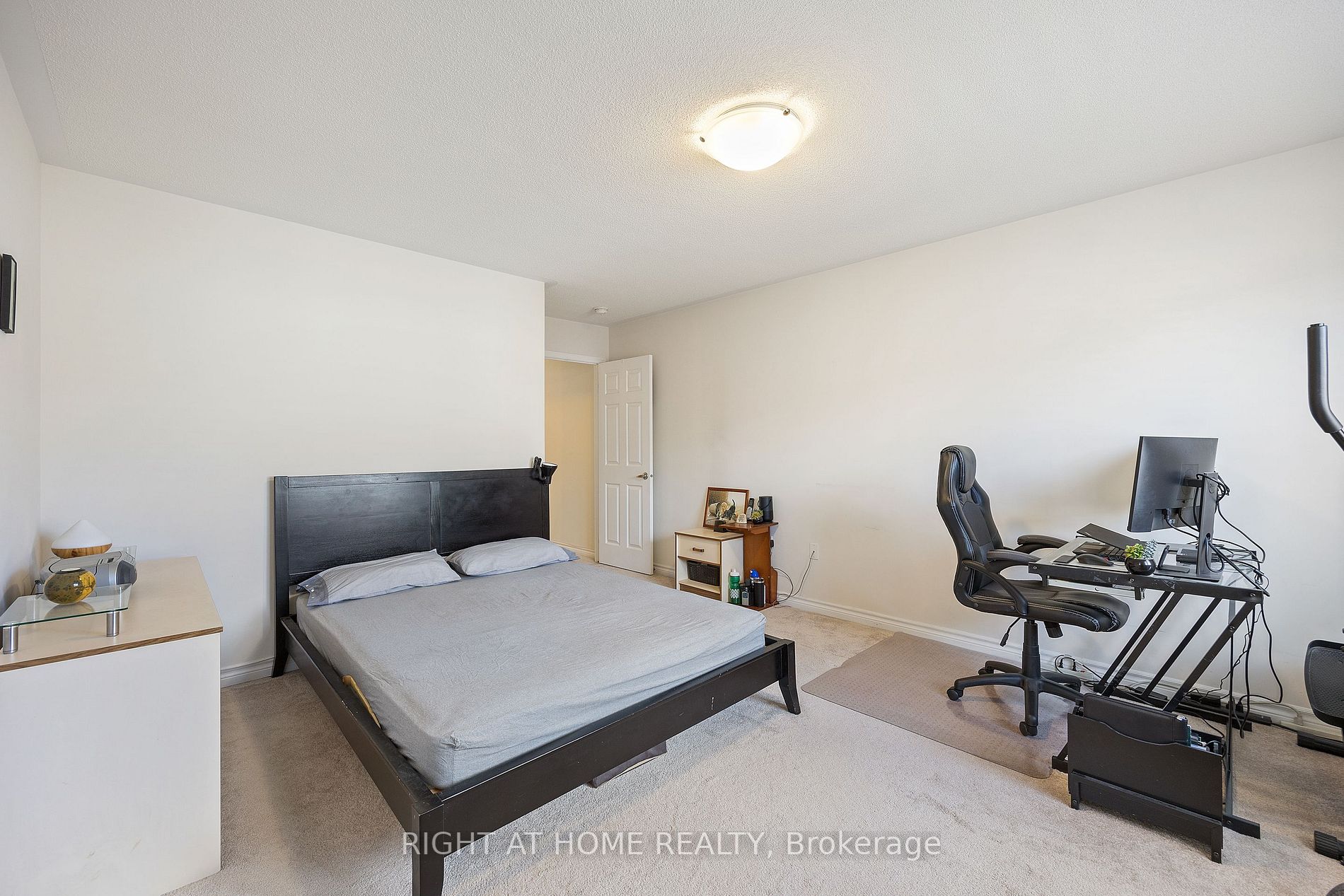 93 Enford Cres