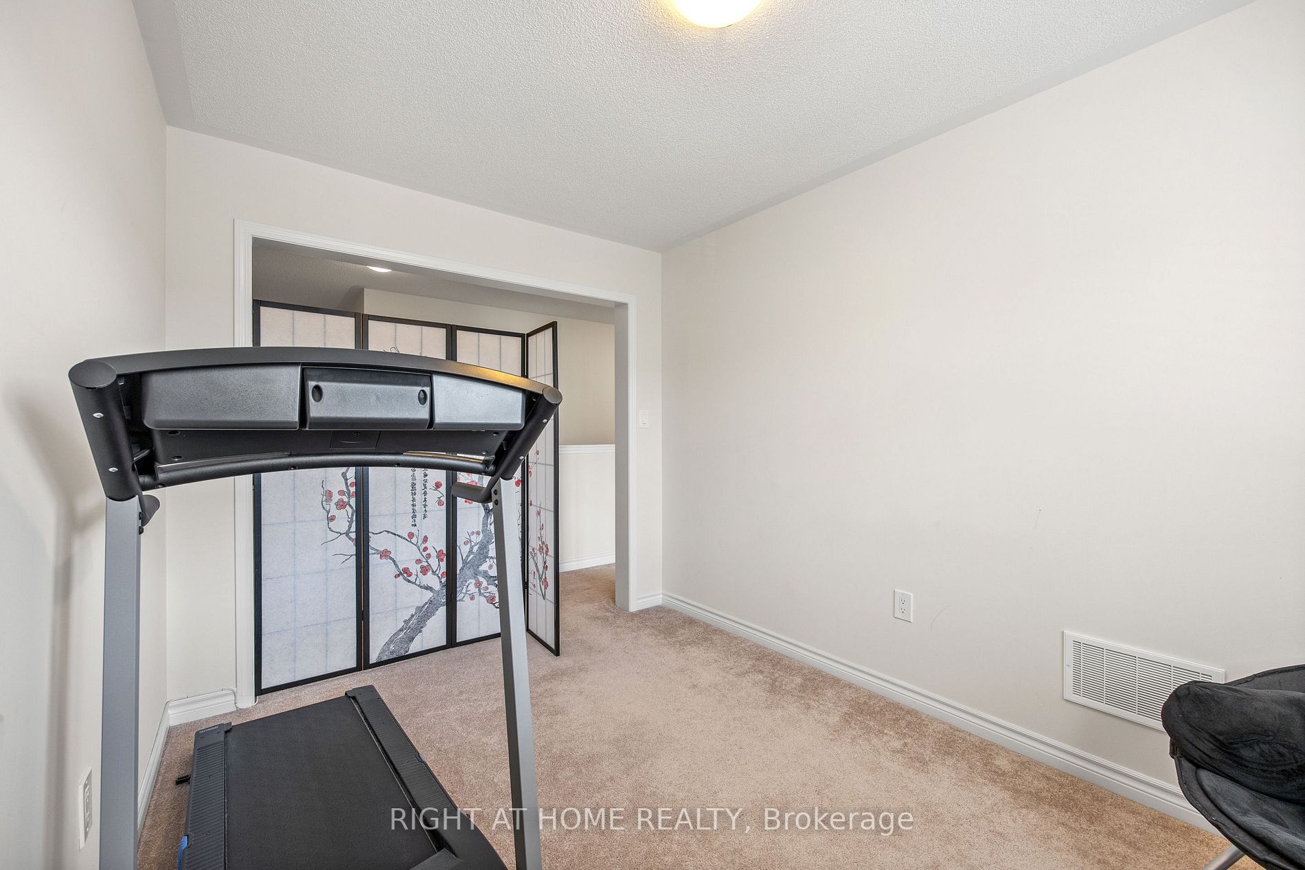 93 Enford Cres