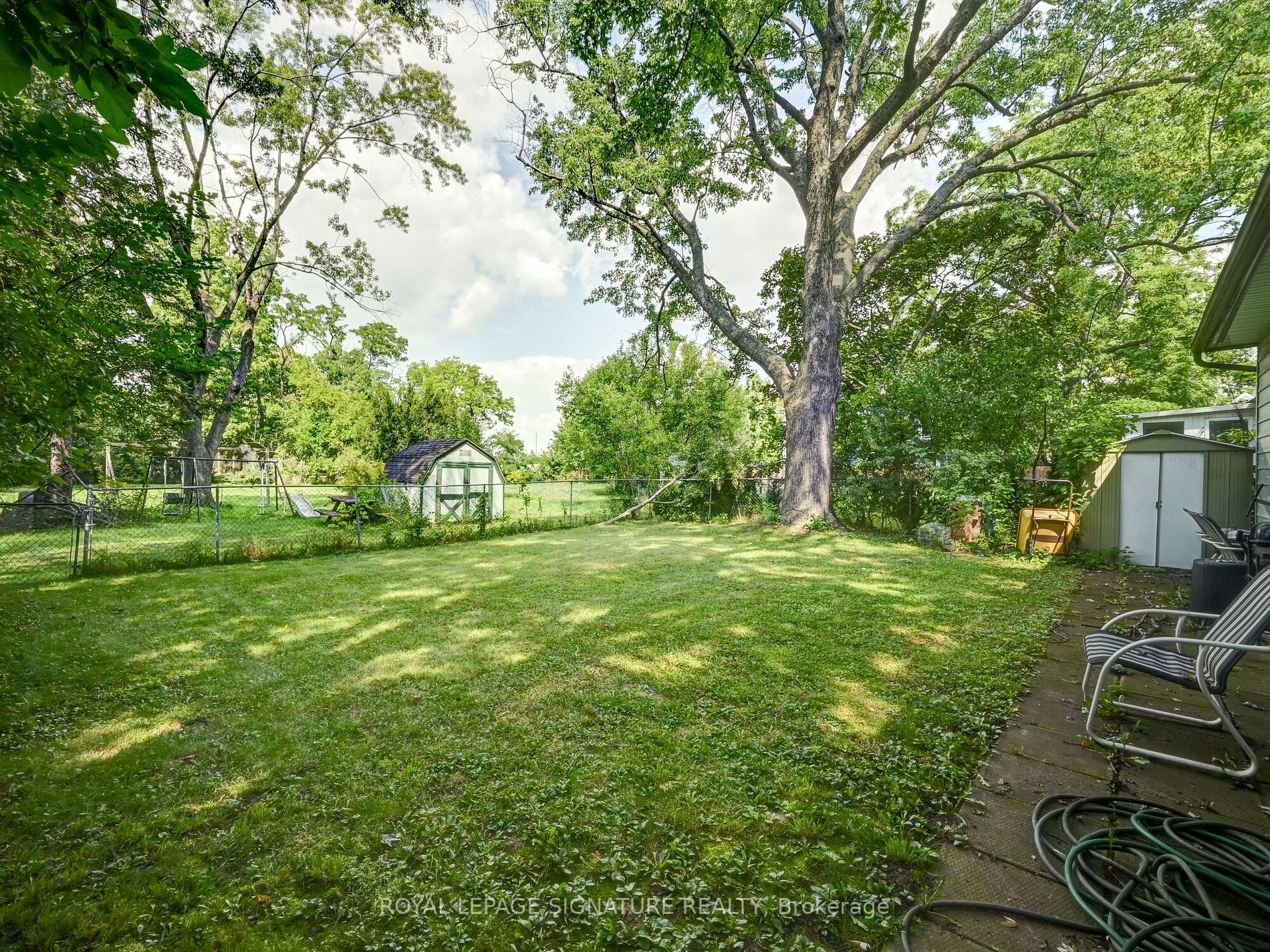 2287 Glenwood School Drive