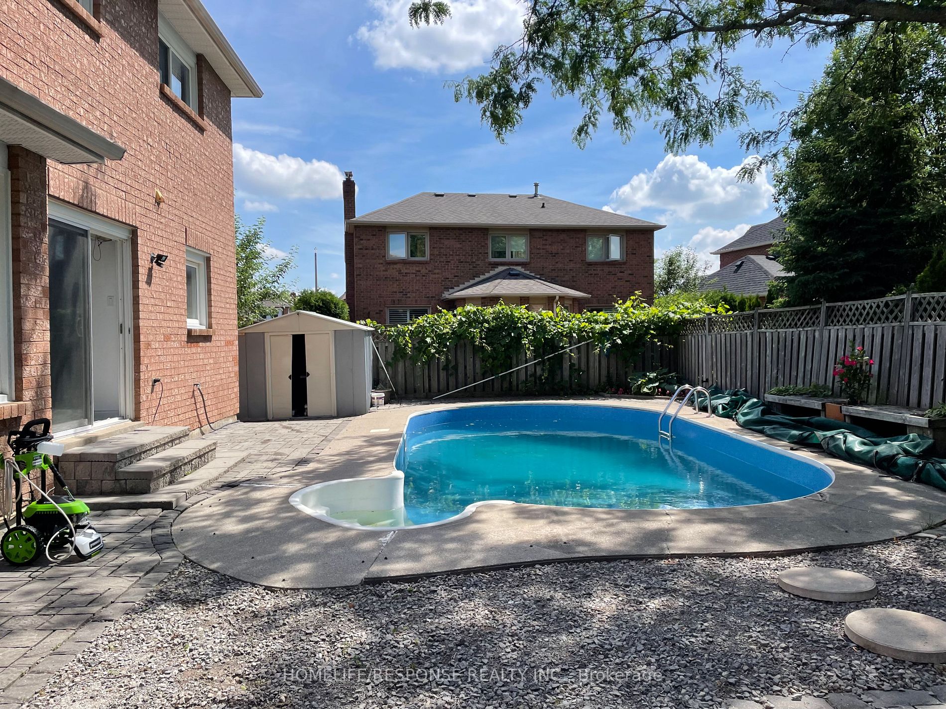 34 Bristol Ave